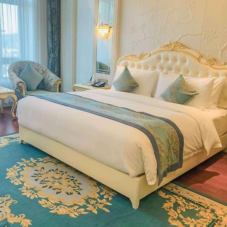 Wyndham Grand Kunming East Hotel Bagian luar foto