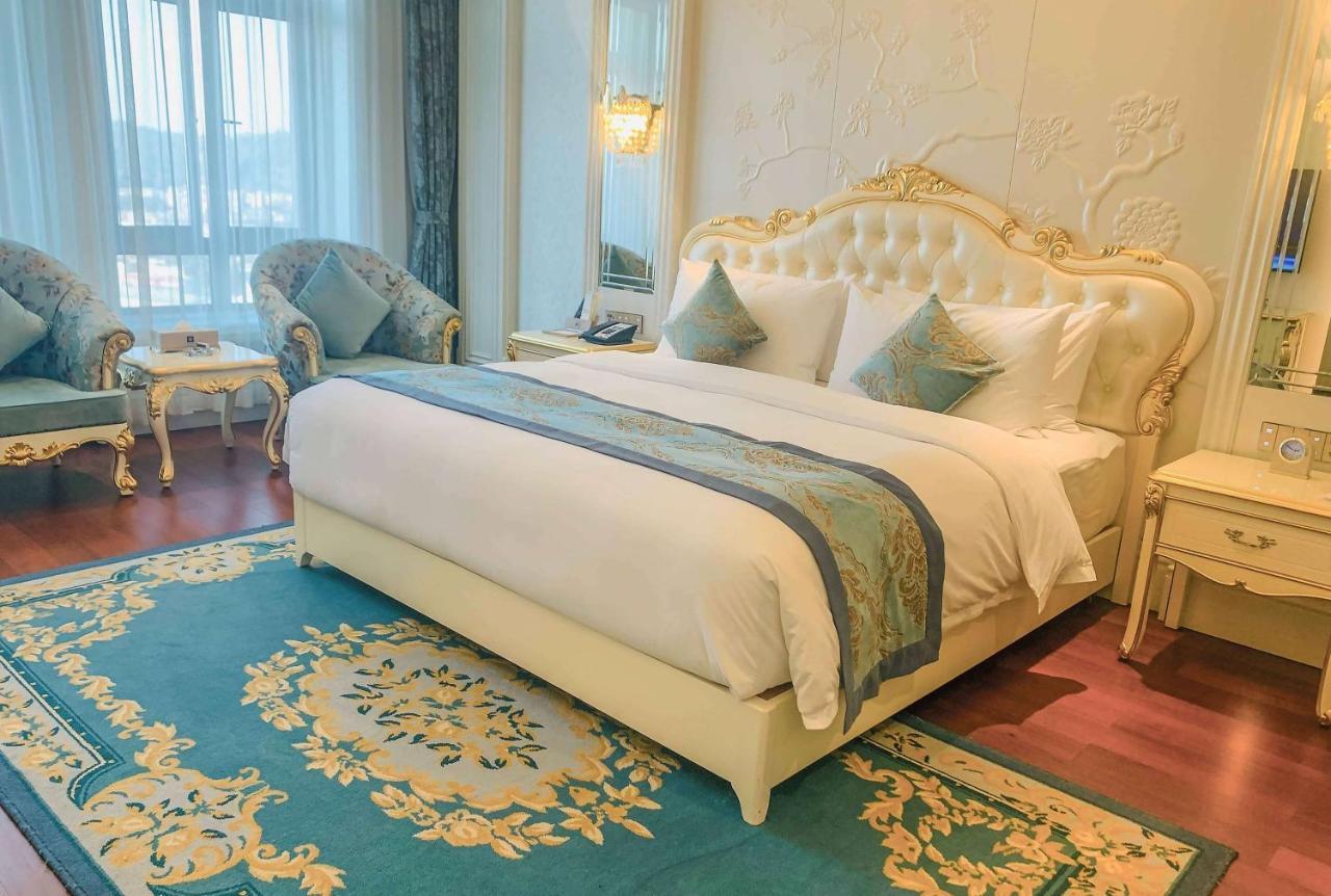 Wyndham Grand Kunming East Hotel Bagian luar foto