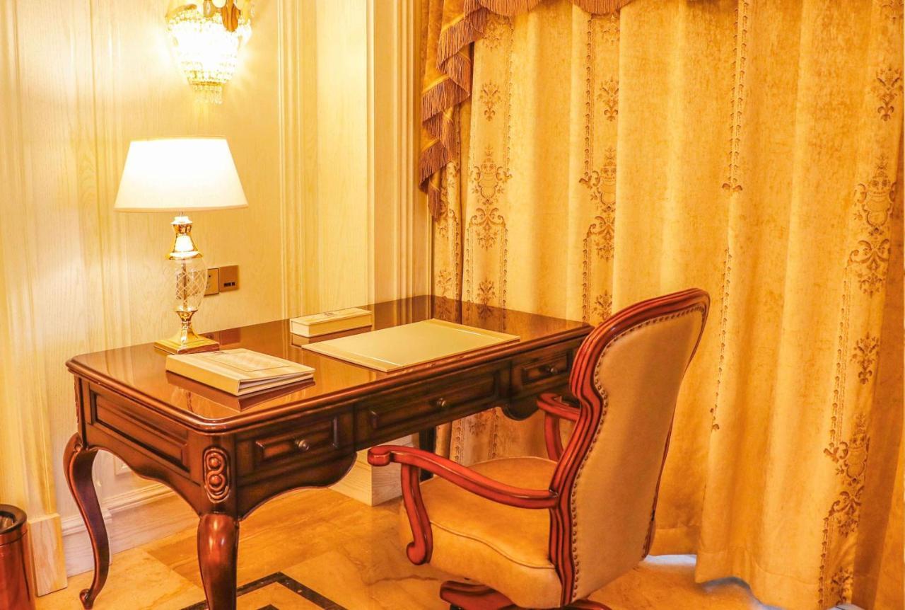 Wyndham Grand Kunming East Hotel Bagian luar foto