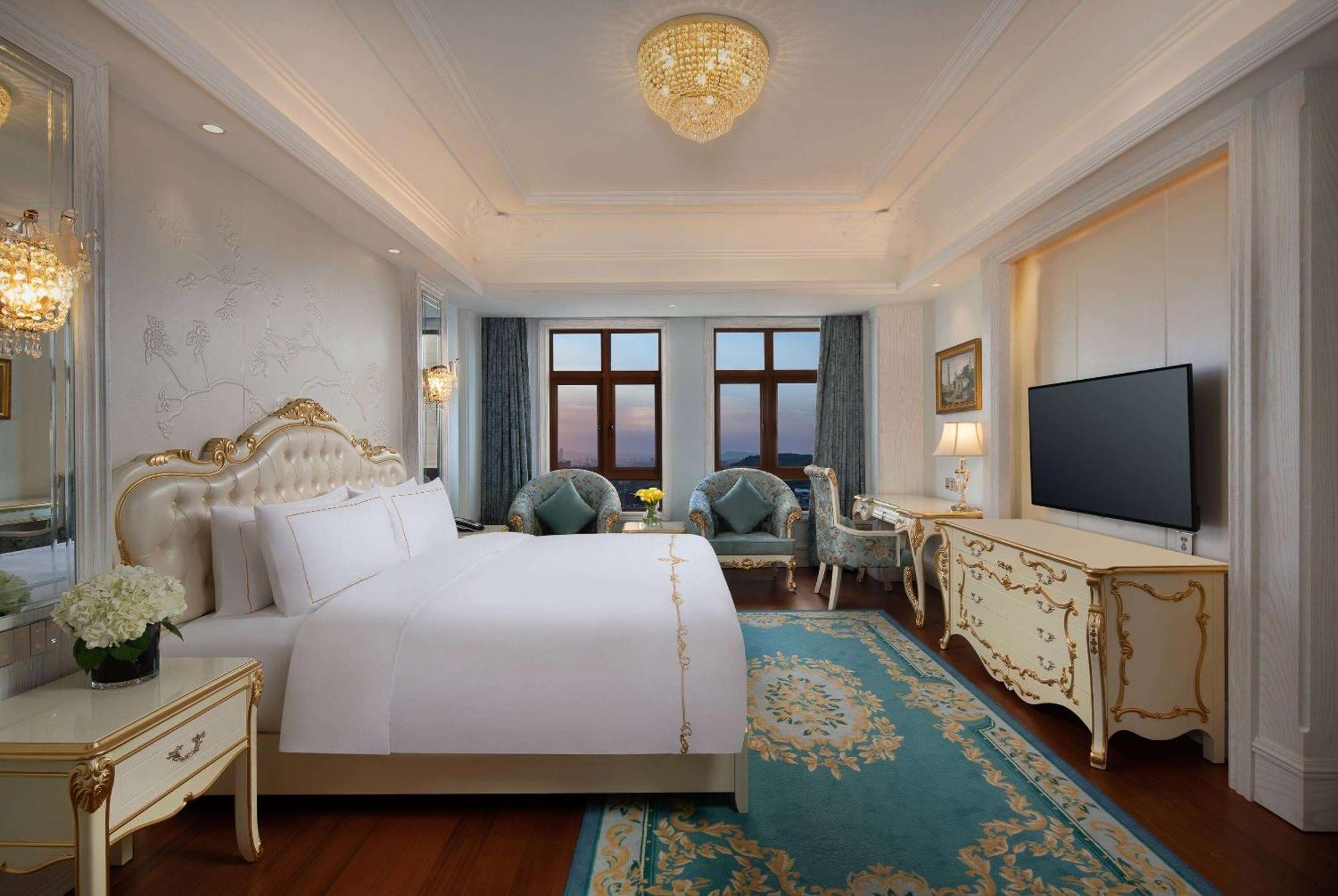 Wyndham Grand Kunming East Hotel Bagian luar foto